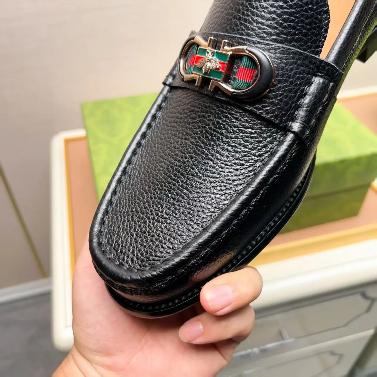 Men's men's shoes 💰460 🆘【GUCCI】Gucci ·🐂里· Hot-selling pea shoes top brand luxury, top quality, the latest fashion pea shoes.. The upper is made of original first-layer cowhide. (Full first-layer water-dyed 🐂 leather·inner). The original stylish and stylish soft rubber wear-resistant and non-slip outsole is light and comfortable on the foot, available in 3 colors! Matching code: 38-44 (customized at 45.46.47)